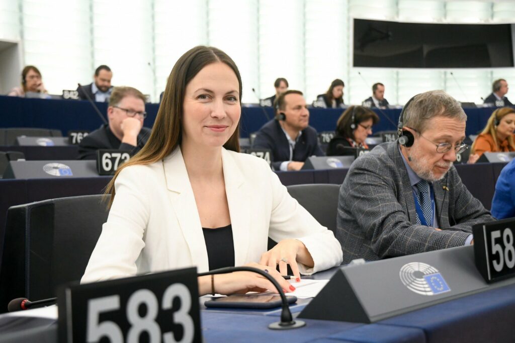 Eva Maydell MEP, Rapporteur on the AI Act, voting in the European Parliament