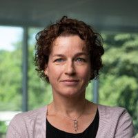 Scarlet Schwiderski-Grosche, EPFL